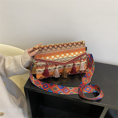 2023 New Xinjiang Tassel Fashion Small Bag Female Simple Personality Shoulder Bag Messenger Bag Waist Bag Female Ethnic Style