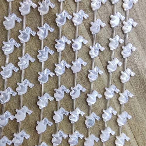 天然贝壳白蝶贝雕刻兔子DIY配件饰品配件吊坠耳环手链配件