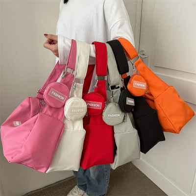 bagsNiche Retro Fashion Simple and All-Matching Bag Women's Large-Capacity Crossbody Bag Casual Sports Style Red Shoulder Bag