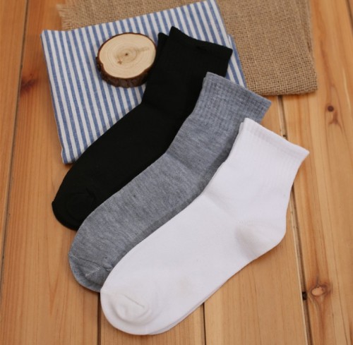 factory direct sales spring and summer men‘s socks four seasons polyester cotton men‘s socks breathable sports socks tube socks street vendor stocks wholesale