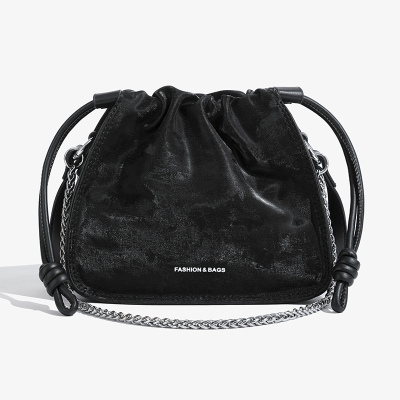 New Niche Casual Bag Fashion Pleated Women Bag Mori Style Cute Korean Style Simple Bucket Bag Chain Messenger Bag