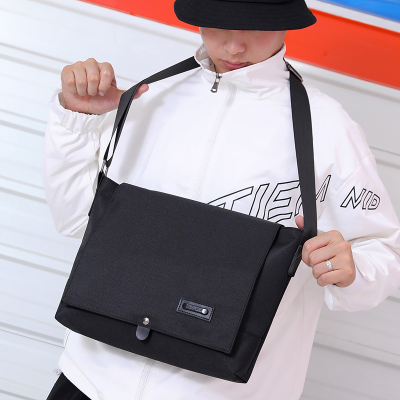 New Fashion Trendy Shoulder Bag Simple Elegant Casual Bag Lightweight Practical Nylon Messenger Bag Handsome Men's Bag