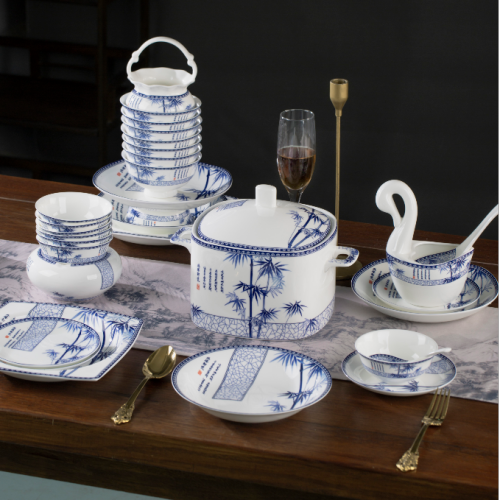 景德镇陶瓷骨瓷中式碗碟套装家用米饭碗菜盘鱼盘饭盘小勺配件套装