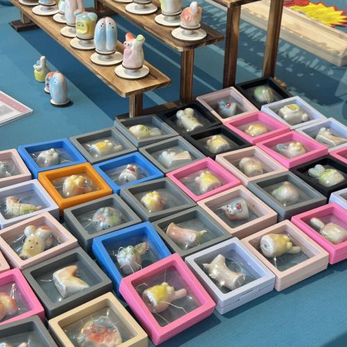 景德镇陶博城东厅-陶瓷动物丑萌笔可旋转种类繁多（仅线下拿货）