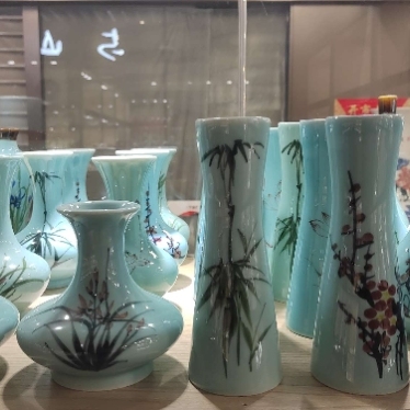 Celadon Creative Ceramic Flower Receptacle Art Vase Chinese Office Home Hotel Ornaments Vintage Vase