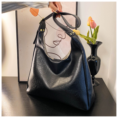 Boutique Women Bag Shoulder Messenger Bag Trendy Tote Large Capacity Textured Women's Bag in Stock