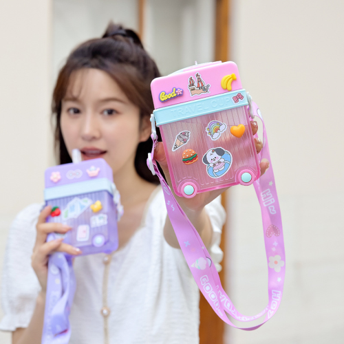 new product creative cartoon luggage straw cup
