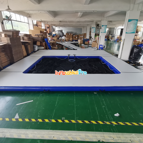 factory direct sales sea inflatable yacht pool yacht slide with tuck net water floating platform deck chair with non-slip mat