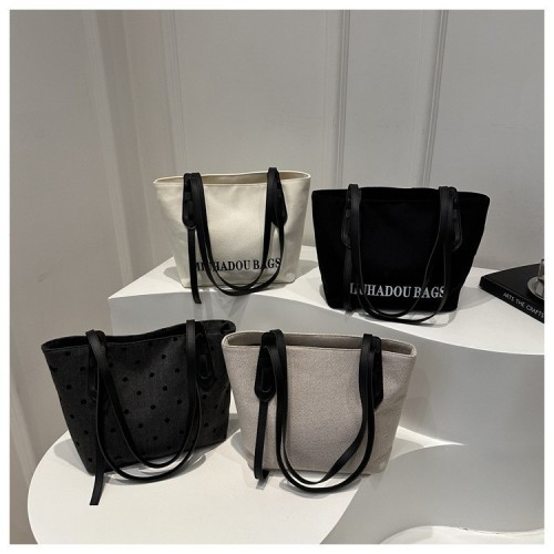 新款大容量唯美洋气秋季时尚腋下包包女休闲时尚通勤水桶包