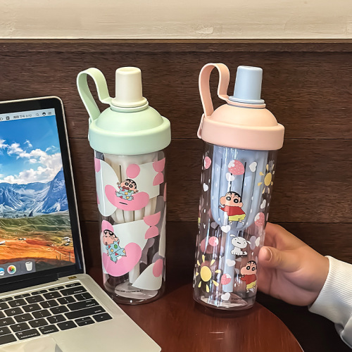 蜡笔小新杯子高颜值大容量tritan随手杯带茶仓学生便携吸管水杯女