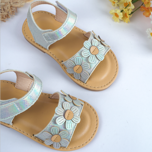 cross-border girls‘ sandals 2024 soft bottom children‘s shoes princess shoes korean style sunflower children‘s open toe beach shoes side trade