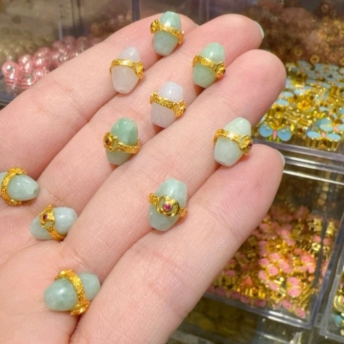 天然翡翠红锆框直孔