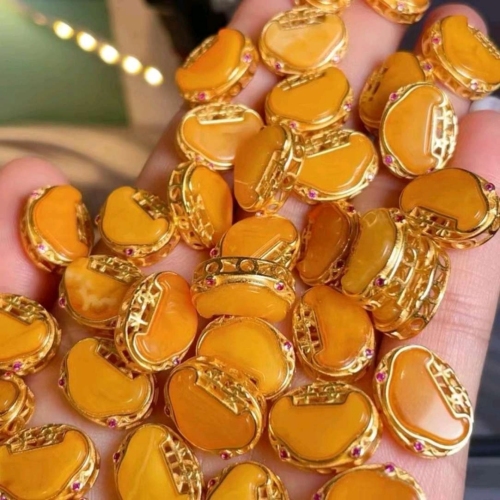 老蜡长命锁配饰