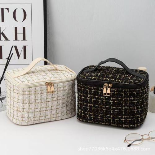 新款洗漱包网红手提化妆包大容量ins风便携高颜值旅行洗漱收纳包