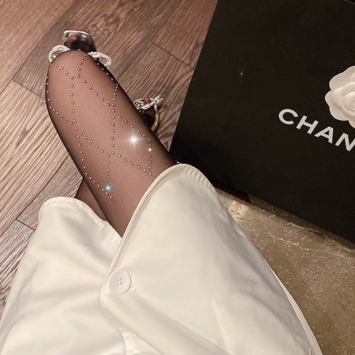 闪钻烫钻菱形纯欲黑丝ins网红白色丝袜女春秋夏薄款防勾丝连裤袜