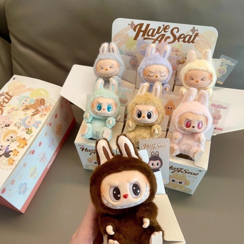 现货泡泡玛特labubu拉布布搪胶脸摆件马卡龙一代毛绒玩具公仔手办