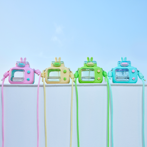 Hot selling new trend 600ml kids plastic water bottle with straw straps cute TV shaped children cup with flip lid girls school love