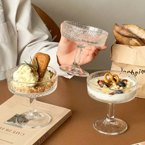 竖条纹玻璃甜品杯。冰淇淋碗、鸡尾酒杯、布丁碗。家用商用餐具.