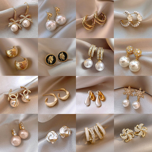 s925银珍珠耳钉女轻奢高级感小众网红百搭耳环2024年秋冬耳饰批发