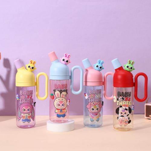 新款卡通乌拉拉公仔吸管杯高颜值塑料杯儿童上学便携带提手随行杯
