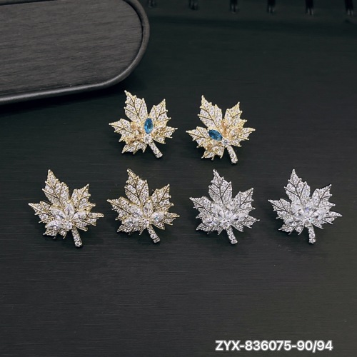 跨境轻奢高档耳环秋冬女小众高级感耳饰个性气质镶钻爆闪耳坠批发