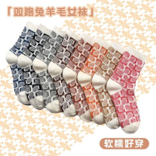 2025春秋新款双针双路兔羊毛方块女袜中筒复古中式个性堆堆袜 htt