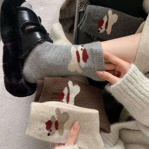 羊毛袜秋冬中筒袜日系保暖厚袜子可爱卡通围脖小狗无骨咖色女袜