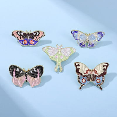 Butterfly Insect Brooch Creative Contrast Color Design Sense Golden M Badge Beautiful Clothing Backpack Decoration