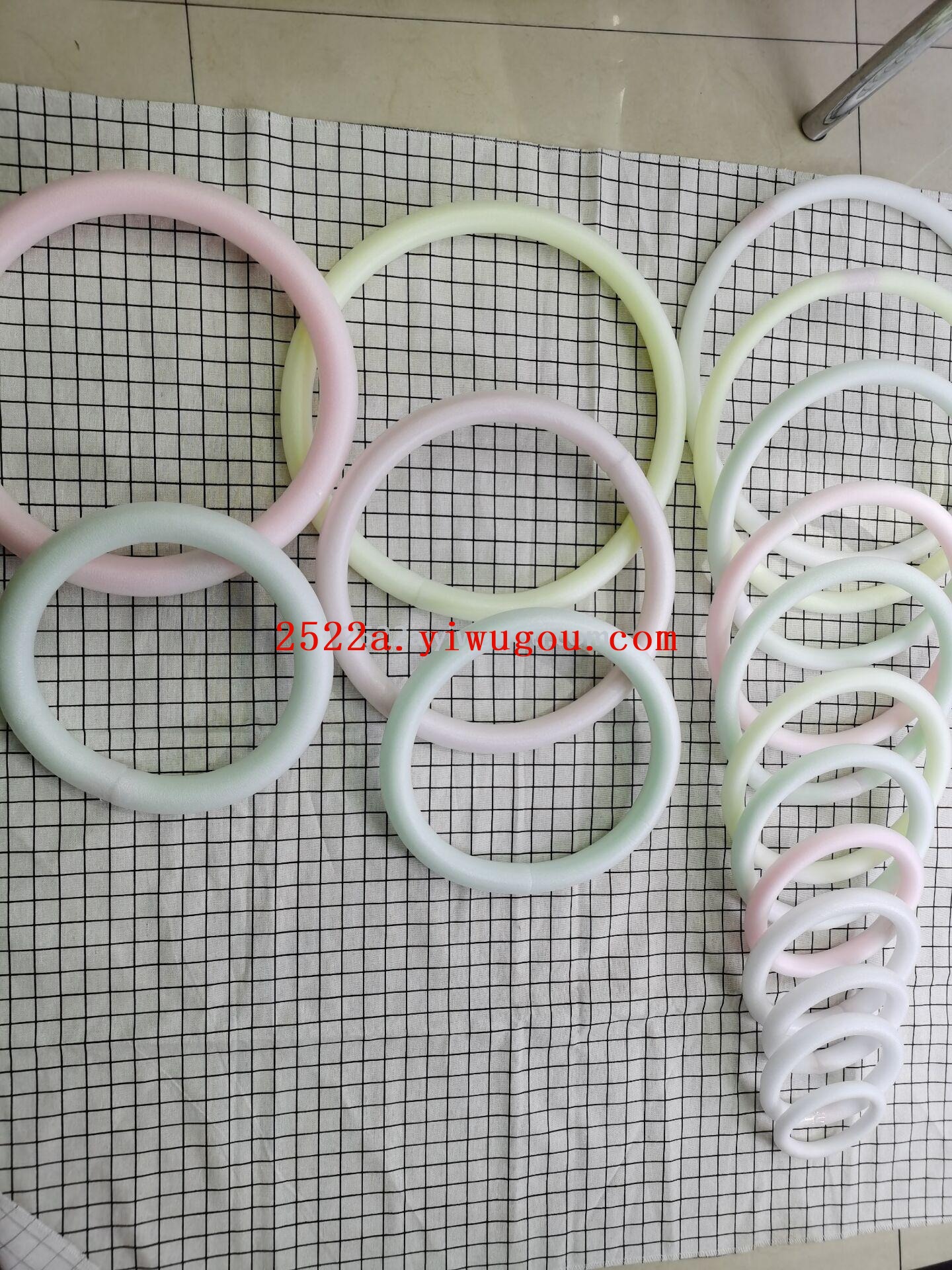 泡沫工艺圆环实物照片