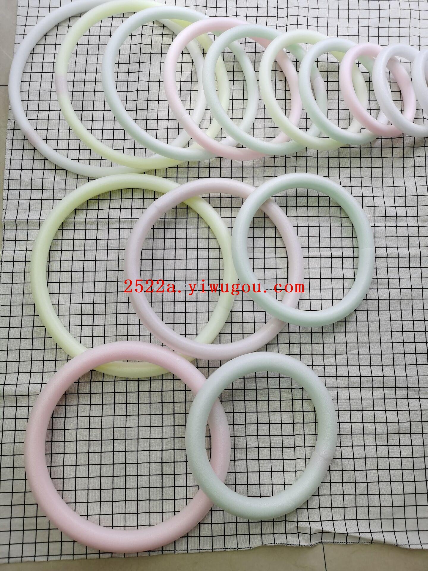 泡沫工艺圆环实物照片